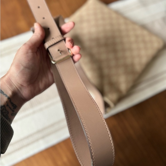 Gucci supreme monogram crossbody bag - Picture 8 of 11